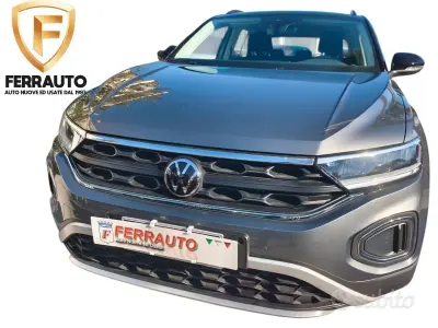 Usata VW T-Roc Life 150 CV (110 kW) 2024 Grigio SUV