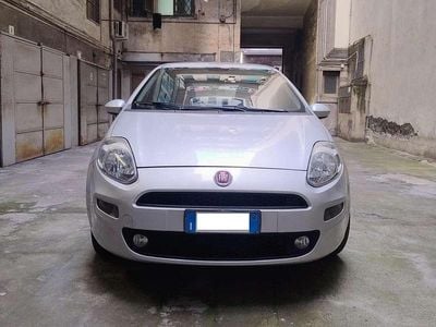 Usata Fiat Punto Street 77 CV (56 kW) 2015 Argento Utilitaria