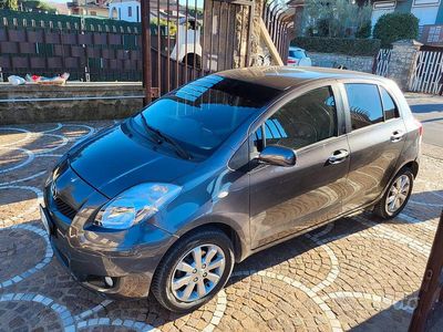 Usata Toyota Yaris 65 CV (47 kW) 2011 Utilitaria