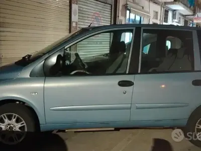 Usata Fiat Multipla 103 CV (75 kW) 2005 Bluazzurro Monovolume