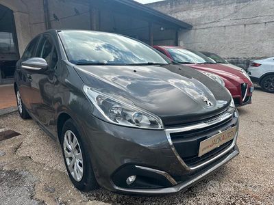 Usata Peugeot 208 Active 75 CV (55 kW) 2017 Grigio Utilitaria
