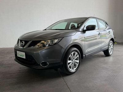 Usata Nissan Qashqai Acenta 116 CV (85 kW) 2017 Grigio metallizzato SUV