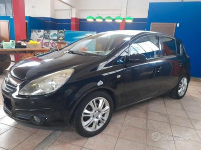 Usata Opel Corsa Edition 80 CV (58 kW) 2010 Nero Berlina