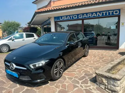 Usata Mercedes A180 Business 136 CV (100 kW) 2019 Nero Berlina