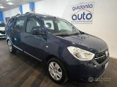 Usata Dacia Lodgy Lauréate 109 CV (80 kW) 2015 Bluazzurro Monovolume