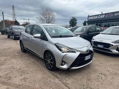 Usata Toyota Yaris Hybrid Active 73 CV (53 kW) 2019 Nero Berlina