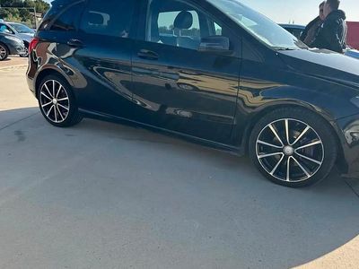 Usata Mercedes B200 136 CV (100 kW) 2014 Nero Monovolume