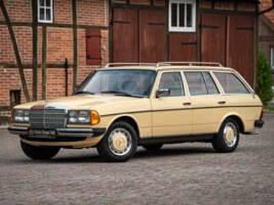Usata Mercedes 200 109 CV (80 kW) 1982 Giallo Station wagon