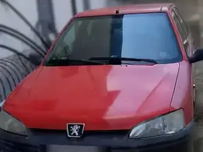 Usata Peugeot 106 50 CV (36 kW) 1997 Rosso Utilitaria