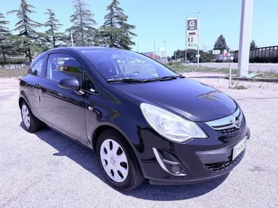 Usata Opel Corsa 86 CV (63 kW) 2012 Nero Utilitaria