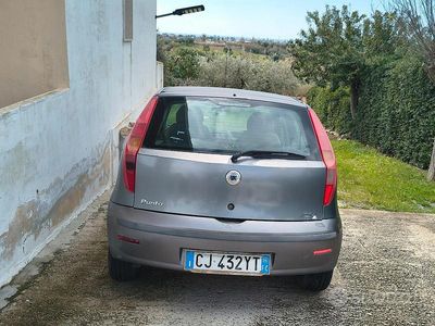 Usata Fiat Punto Active 69 CV (50 kW) 2004 Grigio Utilitaria
