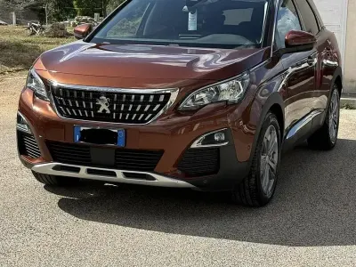 Usata Peugeot 3008 131 CV (96 kW) 2019 Marrone SUV