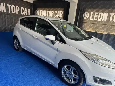 Usata Ford Fiesta Business Edition 97 CV (71 kW) 2014 Bianco Utilitaria