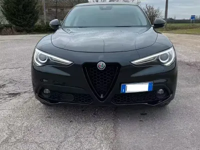 Usata Alfa Romeo Stelvio 180 CV (132 kW) 2017 Nero SUV