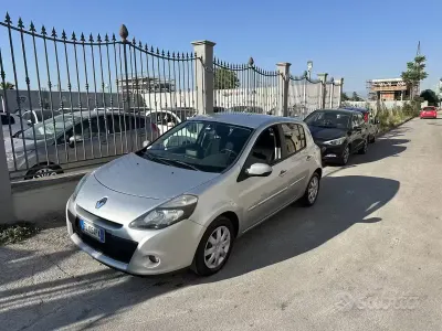 Usata Renault Clio IV Dynamique 75 CV (55 kW) 2012 Nero Berlina