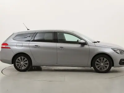 Usata Peugeot 308 SW Allure 131 CV (96 kW) 2021 Grigiogrigio Station wagon