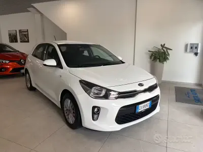 Usata Kia Rio 82 CV (60 kW) 2020 Bianco Berlina