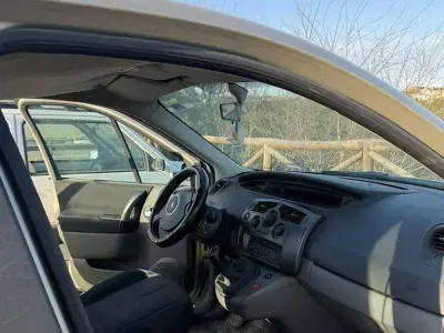 Usata Renault Scénic III 120 CV (88 kW) 2009 Grigio Berlina