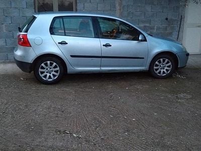 Begagnad VW Golf V 2007 Grå Sedan