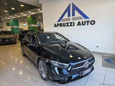Nuevo Mercedes A180 Advanced Plus 116 CV (85 kW) 2025 Negro Monovolumen