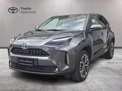 Usata Toyota Yaris Cross Lounge 116 CV (85 kW) 2022 Dark grey met SUV