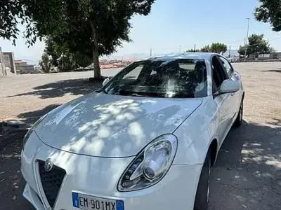 Usata Alfa Romeo Giulietta Distinctive 120 CV (88 kW) 2012 Utilitaria