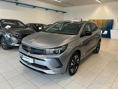 Usata Opel Grandland X Business Elegance 131 CV (96 kW) 2022 Grigio SUV