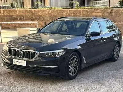 Usata BMW 520 Luxury Line 197 CV (144 kW) 2019 Nero Station wagon