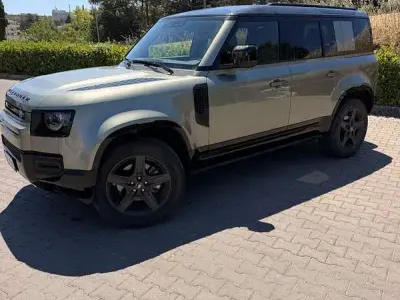 Usata Land Rover Defender SE Dynamic 200 CV (147 kW) 2024 SUV