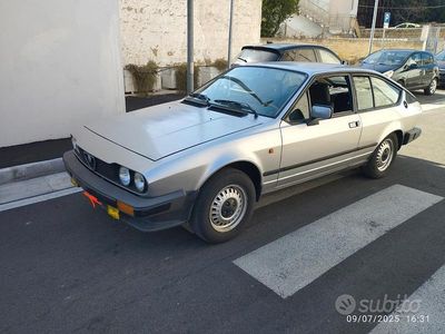 Usata Alfa Romeo Alfetta 130 CV (95 kW) 1982 Grigio Berlina