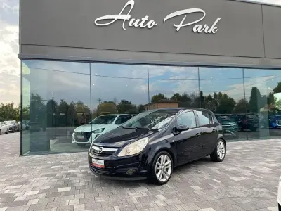 Usata Opel Corsa Cosmo 90 CV (66 kW) 2007 Nero Utilitaria
