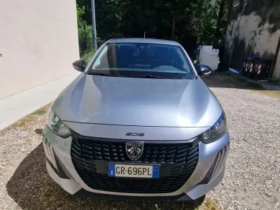 Usata Peugeot 208 S 75 CV (55 kW) 2024 Utilitaria