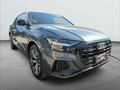 Usata Audi Q8 Sport 286 CV (210 kW) 2023 Grigio daytona SUV