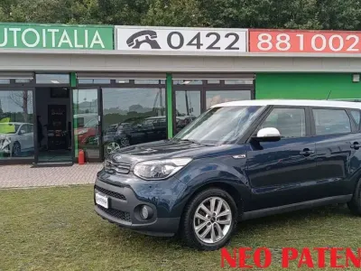 Usata Kia Soul 136 CV (100 kW) 2018 Blu/azzurro SUV