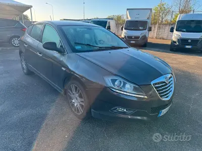 Usata Lancia Delta Gold 120 CV (88 kW) 2014 Grigio Utilitaria