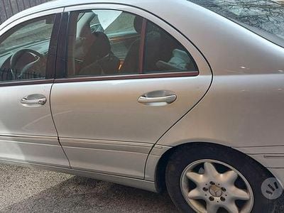 Usata Mercedes 220 2002 Grigio Berlina