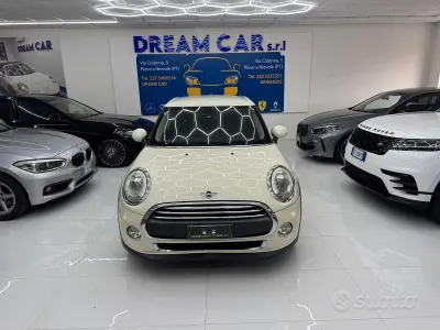 Begagnad Mini One D Business 95 HK (69 kW) 2015 Vit Halvkombi