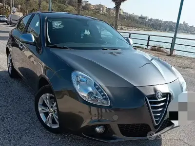 Käytetty Alfa Romeo Giulietta 105 HP (77 kW) 2013 Harmaa Viistoperä