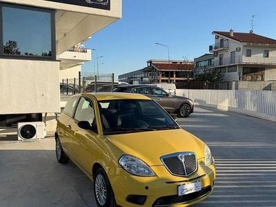Begagnad Lancia Ypsilon 78 HK (57 kW) 2009 Gul Halvkombi