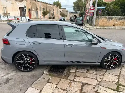 Usata VW Golf VIII 300 CV (220 kW) 2022 Grigio Berlina