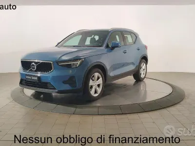 Usata Volvo XC40 Core 129 CV (94 kW) 2023 Fjord blue metallizzato SUV