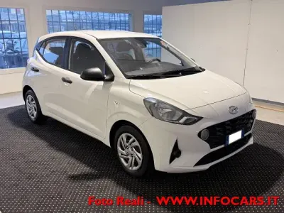 Usata Hyundai i10 Advanced 67 CV (49 kW) 2022 Bianco pastello Utilitaria