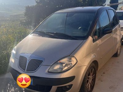 Usata Lancia Musa 101 CV (74 kW) 2005 Marrone Monovolume