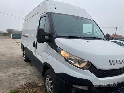 Usata Iveco Daily 126 CV (92 kW) 2016 Bianco