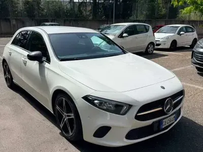 Usata Mercedes A180 136 CV (100 kW) 2020 Bianco Berlina