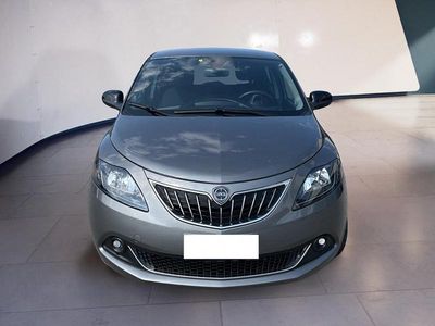 Usata Lancia Ypsilon Gold 70 CV (51 kW) 2023 Grigio Utilitaria