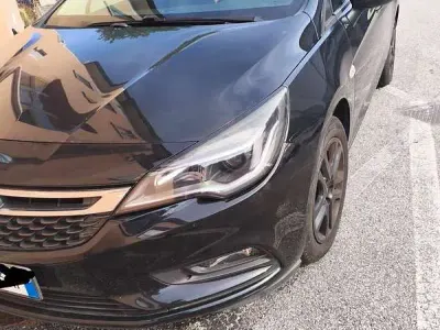 Usata Opel Astra Dynamic 110 CV (80 kW) 2017 Nero Station wagon