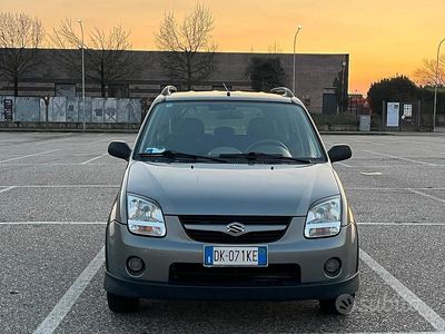 Usata Suzuki Ignis 99 CV (72 kW) 2008 Grigio Berlina
