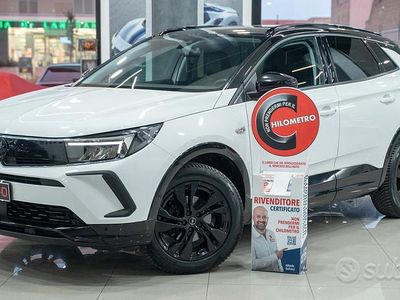Usata Opel Grandland X GS Line 131 CV (96 kW) 2022 Bianco perlato metallizzato SUV