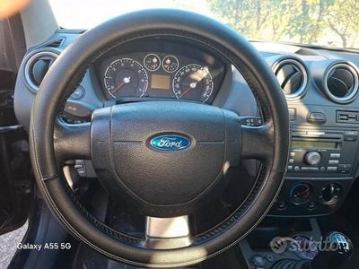 Usata Ford Fiesta 53 CV (38 kW) 2008 Nero Utilitaria